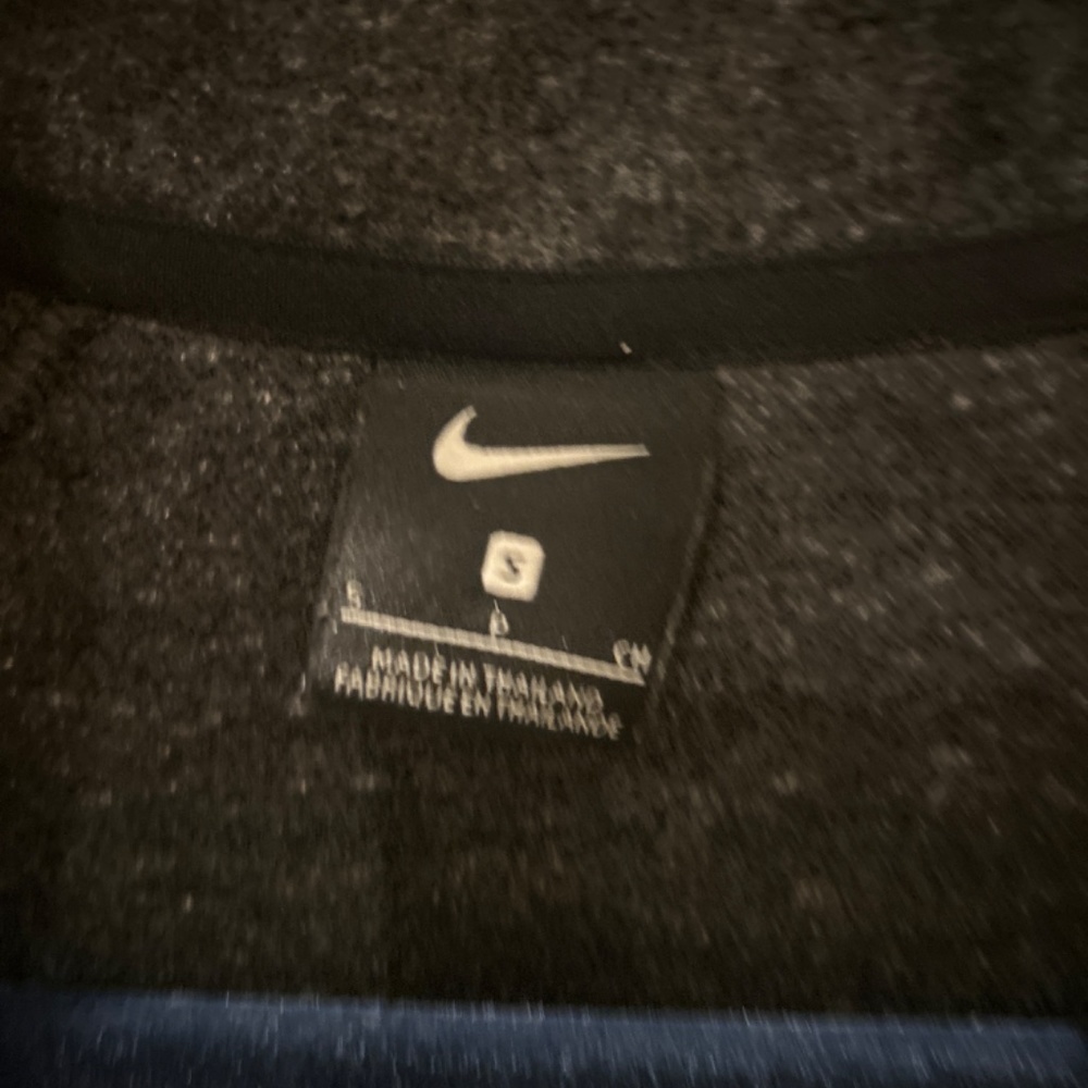 Nike pullover - Picture 2 of 2